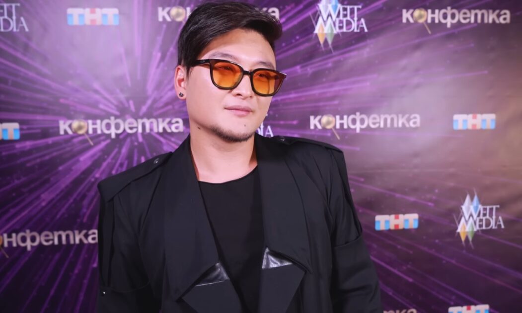 Ультиматум сработал: Анатолий Цой заменил Хабиба в жюри шоу «Конфетка» Ультиматум сработал: Анатолий Цой заменил Хабиба в жюри шоу «Конфетка»