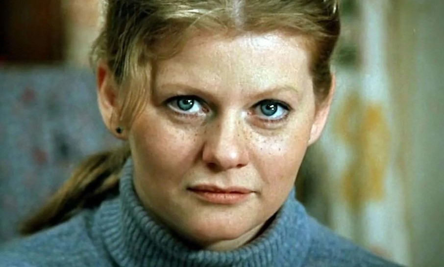 Муравьева призналась, что ее не хотели брать ни в один театральный ВУЗ