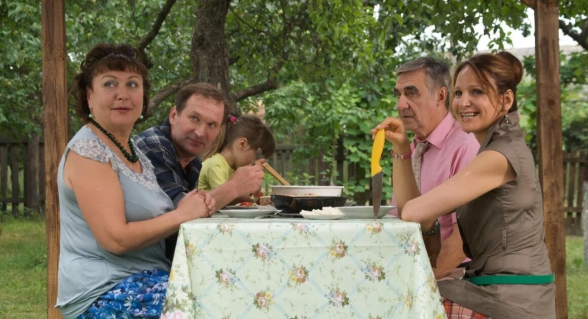 В Госдуме требуют проверить онлайн-кинотеатры из-за «Сватов» и «Слуги народа» В Госдуме требуют проверить онлайн-кинотеатры из-за «Сватов» и «Слуги народа»