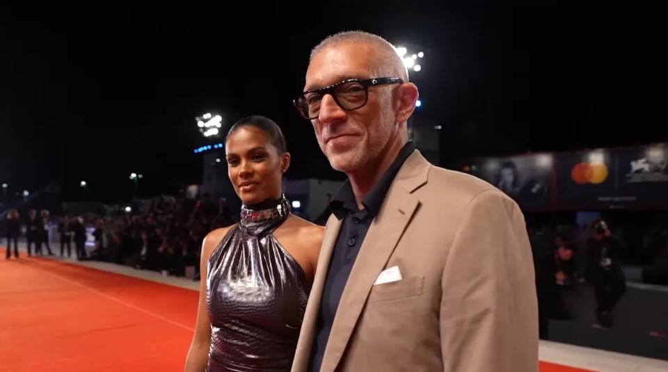 Венсана Касселя заподозрили в новом романе после развода с 26-летней моделью