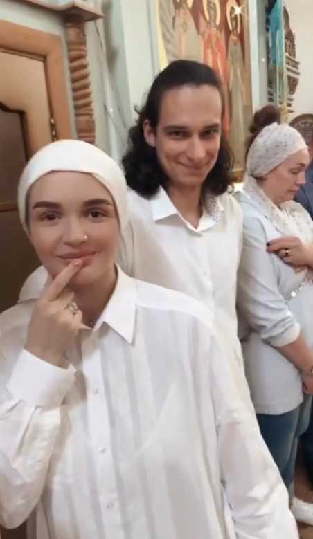 Певица Слава похвасталась кадрами с крестин своего первого внука