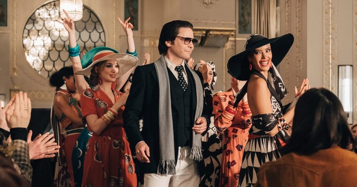 Вышел тизер биографического сериала «Стать Карлом Лагерфельдом» Вышел тизер биографического сериала «Стать Карлом Лагерфельдом»