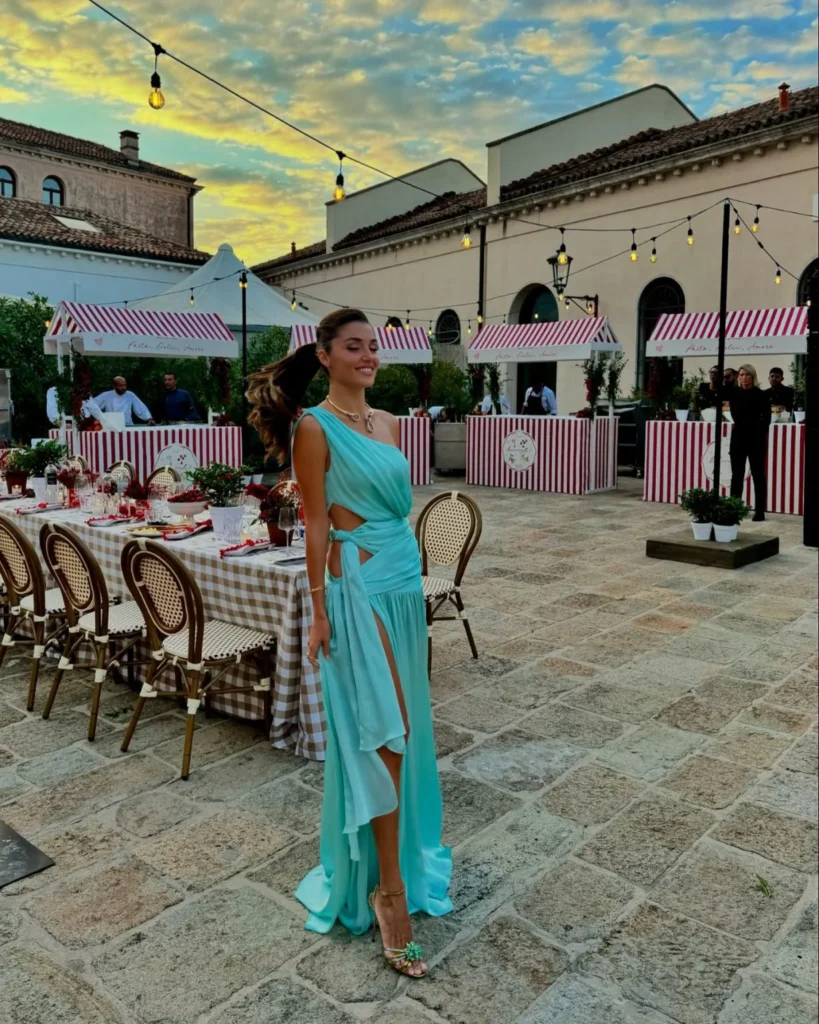 Ханде Эрчел перестала скрывать своего нового возлюбленного