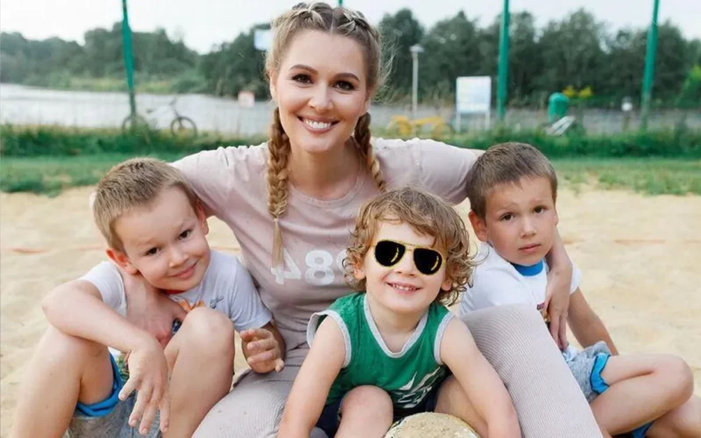 Звезда «Универа» Мария Кожевникова впервые показала сына, лицо которого скрывала 2 года