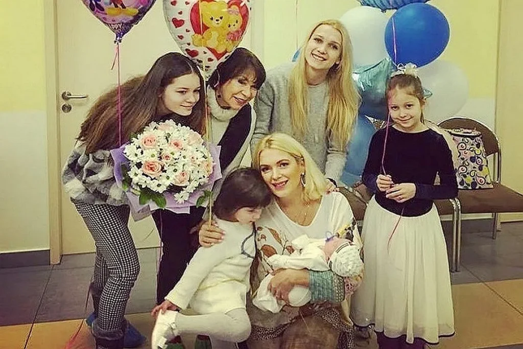 Звезда «Склифосовского» Порошина рассказала о младшем сыне, отца которого скрывает