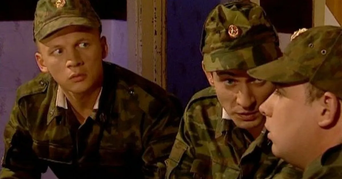 «Солдаты» возвращаются. Почему сериал стал популярным, но не вывел на звездный путь актеров «Солдаты» возвращаются. Почему сериал стал популярным, но не вывел на звездный путь актеров