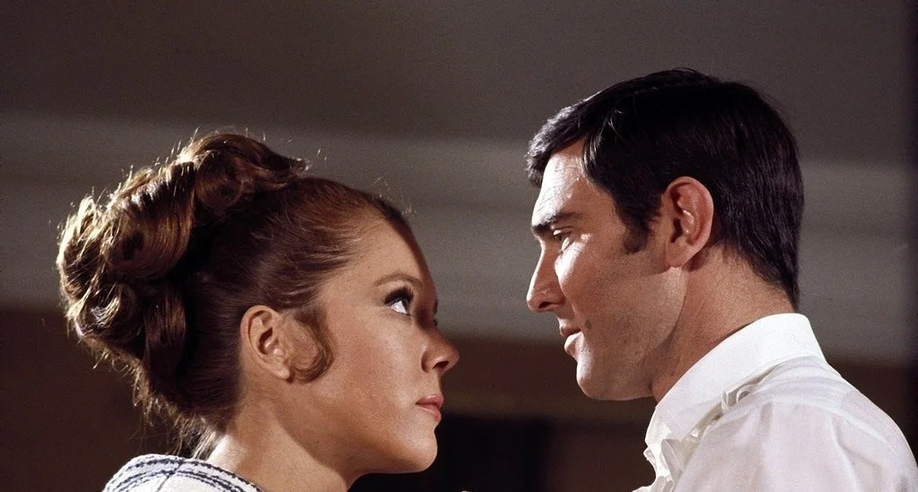 Роковые красавицы: эффектные брюнетки, которые свели с ума Джеймса Бонда