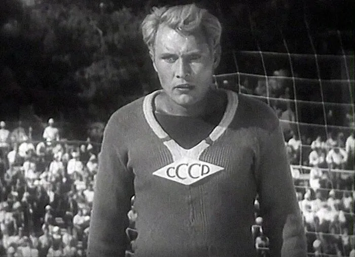 От арбузов к футбольной славе: жизнь Григория Плужника — актёра, вратаря и героя бурных эпох