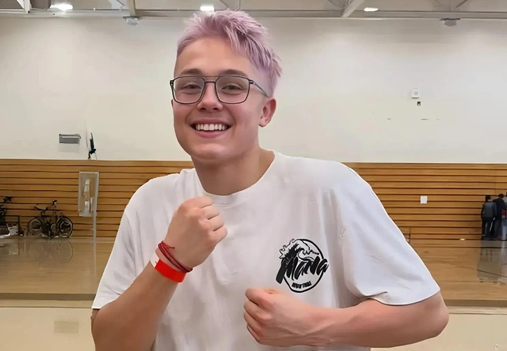 Сын Джоли и Питта резко изменил имидж