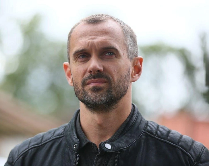 Звезда «Тайн следствия» рассказал, как совмещает работу и роль отца шестерых детей