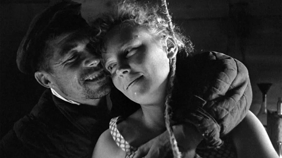 Запрещённая исповедь: «История Аси Клячиной, которая любила, да не вышла замуж» Запрещённая исповедь: «История Аси Клячиной, которая любила, да не вышла замуж»