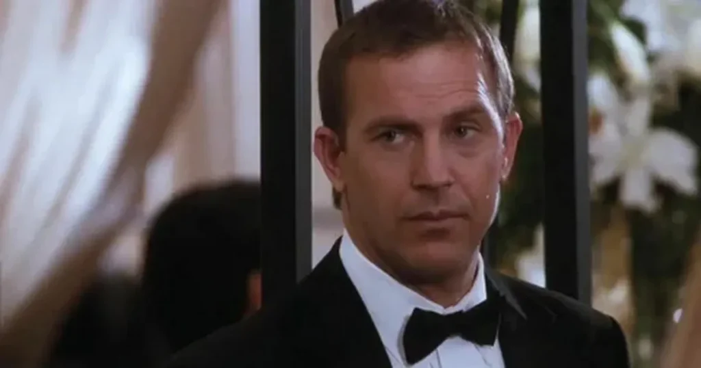 На звезду «Телохранителя» Кевина Костнера подали в суд