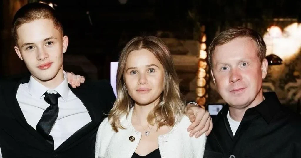 Леон Кемстач: как стать звездой в 15 лет и не свернуть с пути