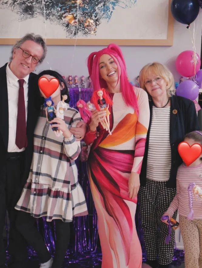 Мерьем Узерли показала кадры в день рождения старшей дочери