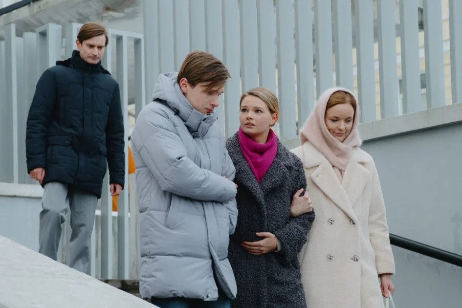 Главные роли в мелодраме «Цена спасения» — Анна Здор и Артём Григорьев