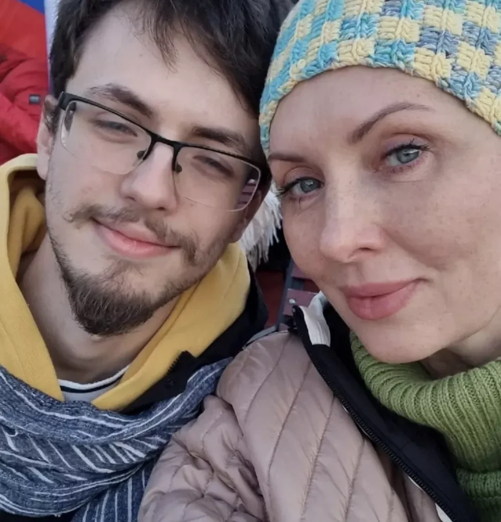 Елена Ксенофонтова о воспитании сына и признаниях