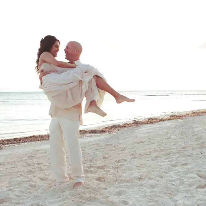 Жена неизлечимо больного Брюса Уиллиса показала, как он выглядит