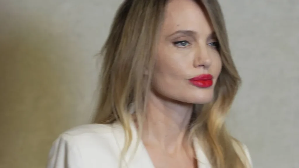 Что произошло с внешностью Анджелины Джоли