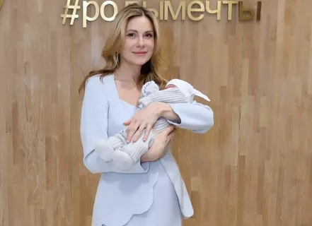 Анна Невская впервые стала мамой в 49 лет