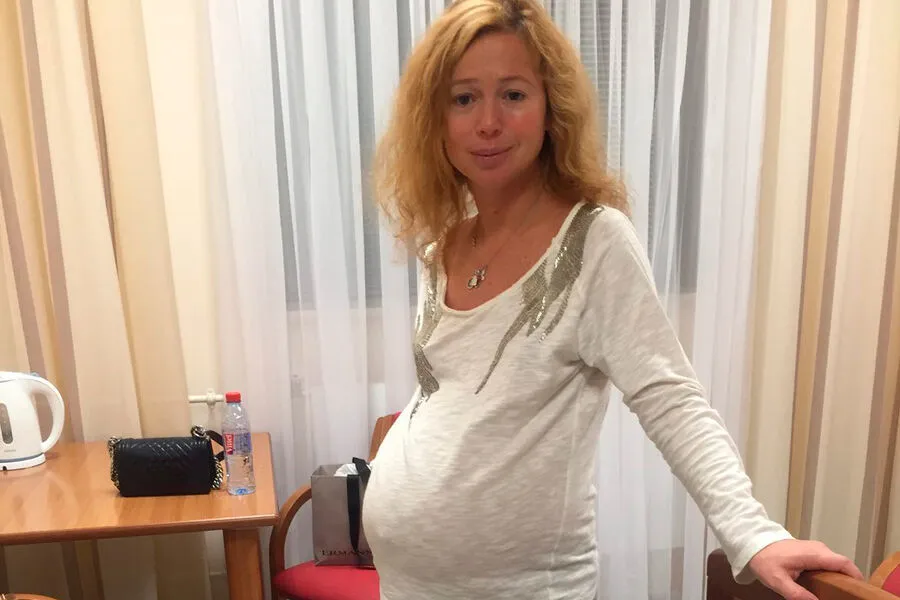 Елена Захарова рассказала о борьбе за материнство и чуде беременности