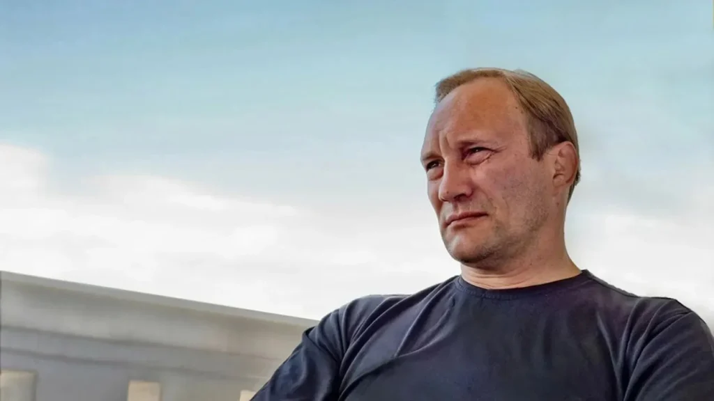 Звезда «Бандитского Петербурга» Евгений Сидихин стал дедушкой
