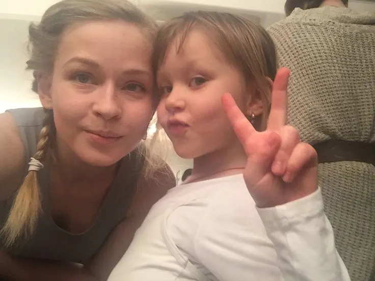 Анна Пересильд отметила 17-летие в объятиях Вани Дмитриенко