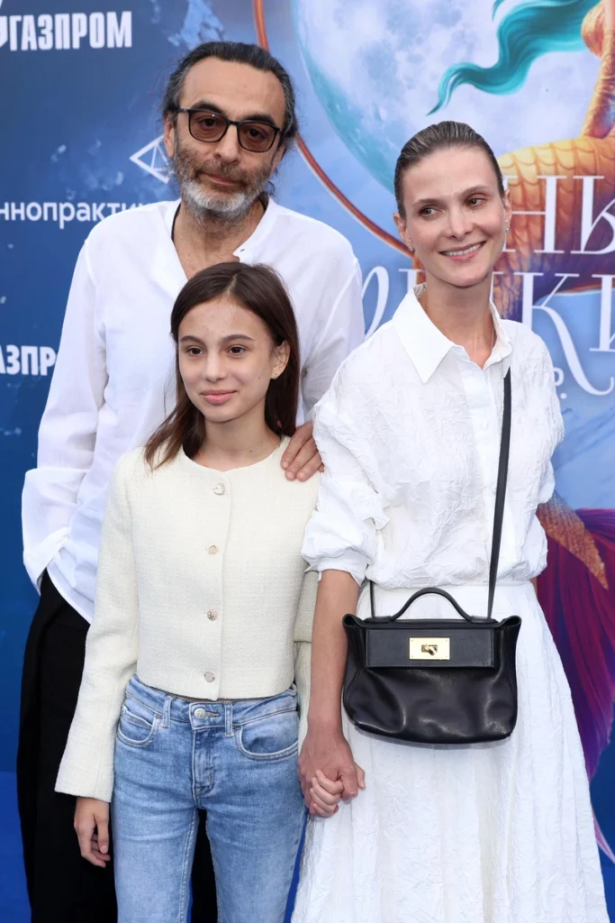 Светлана Иванова впервые показала 14-летнюю дочь от Джаника Файзиева
