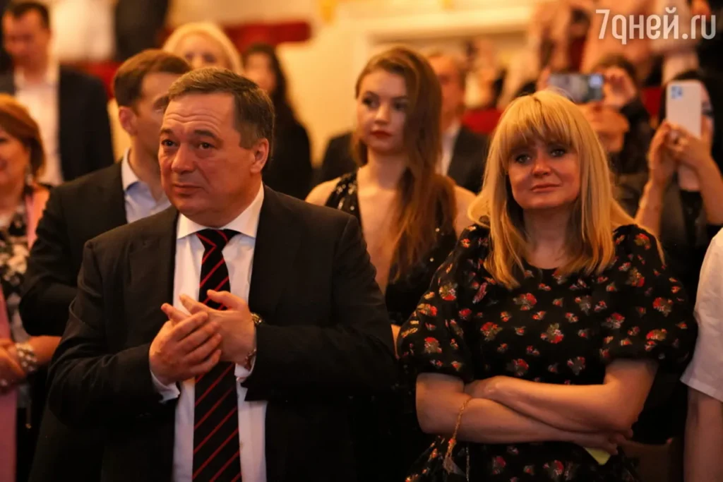 Анна Михалкова впервые за долгое время вышла в свет с мужем